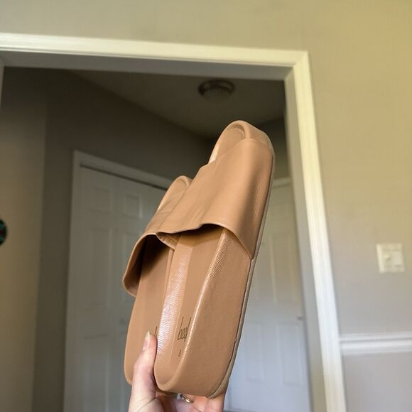 Beek Pelican Leather Platform Sandal in Honey Size 8 ($280) Tan EXCELLENT! - Picture 2 of 15